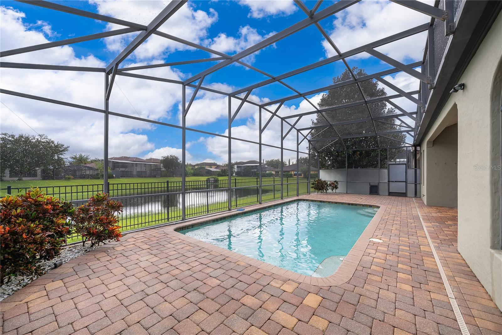 VENEZIA - Residential Lease