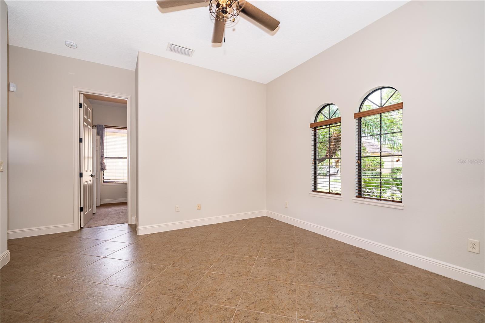 VENEZIA - Residential Lease