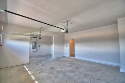 A home in AUBURNDALE