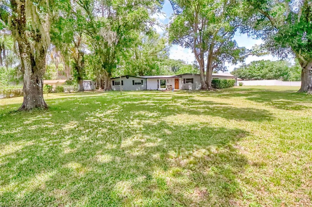 Photo of 5205 Five Acre Road, Plant City, FL 33565 (MLS # A4692932)