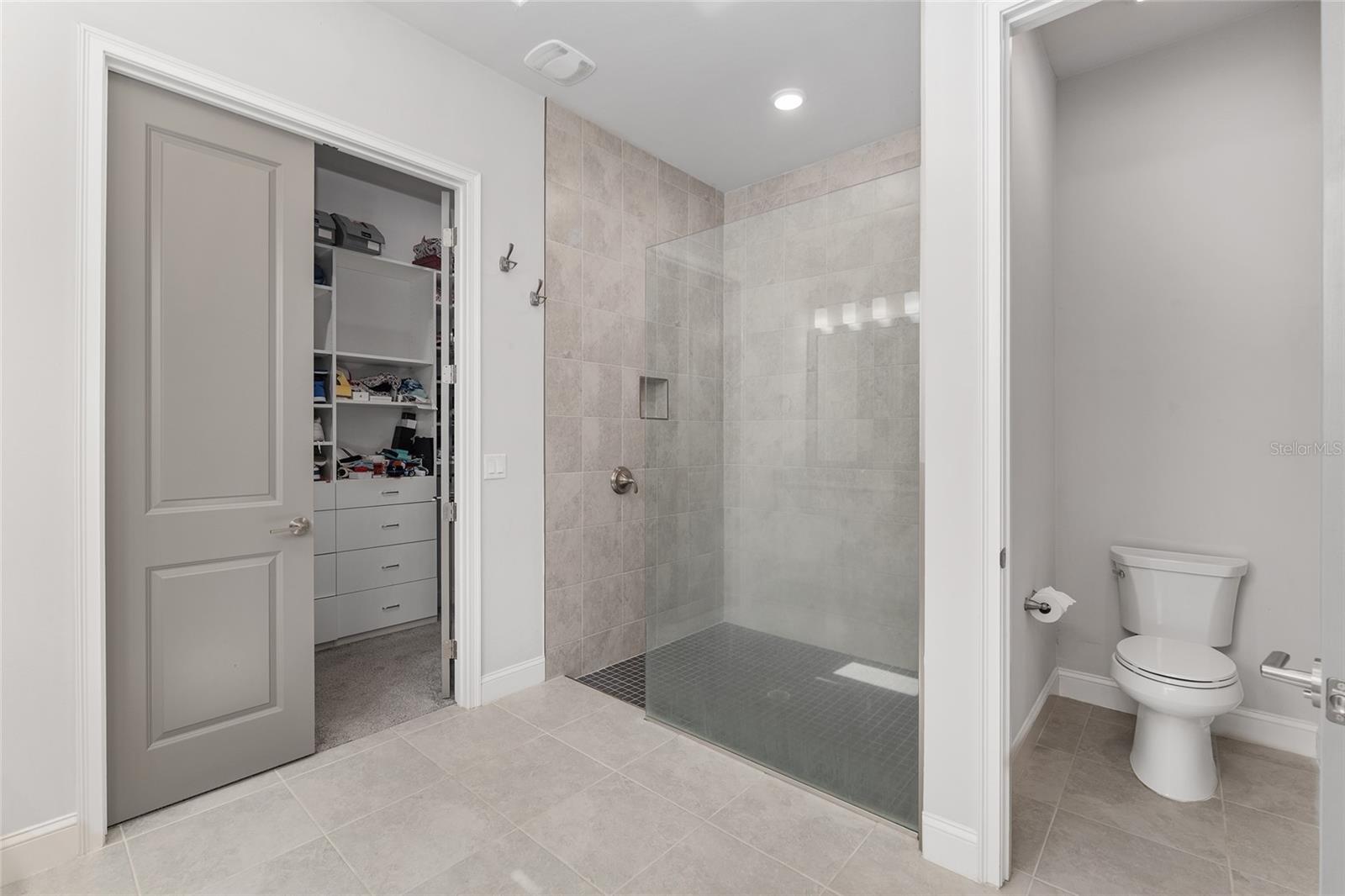 OAKMONT PH 2 PB 32 PG 30 - Residential Lease