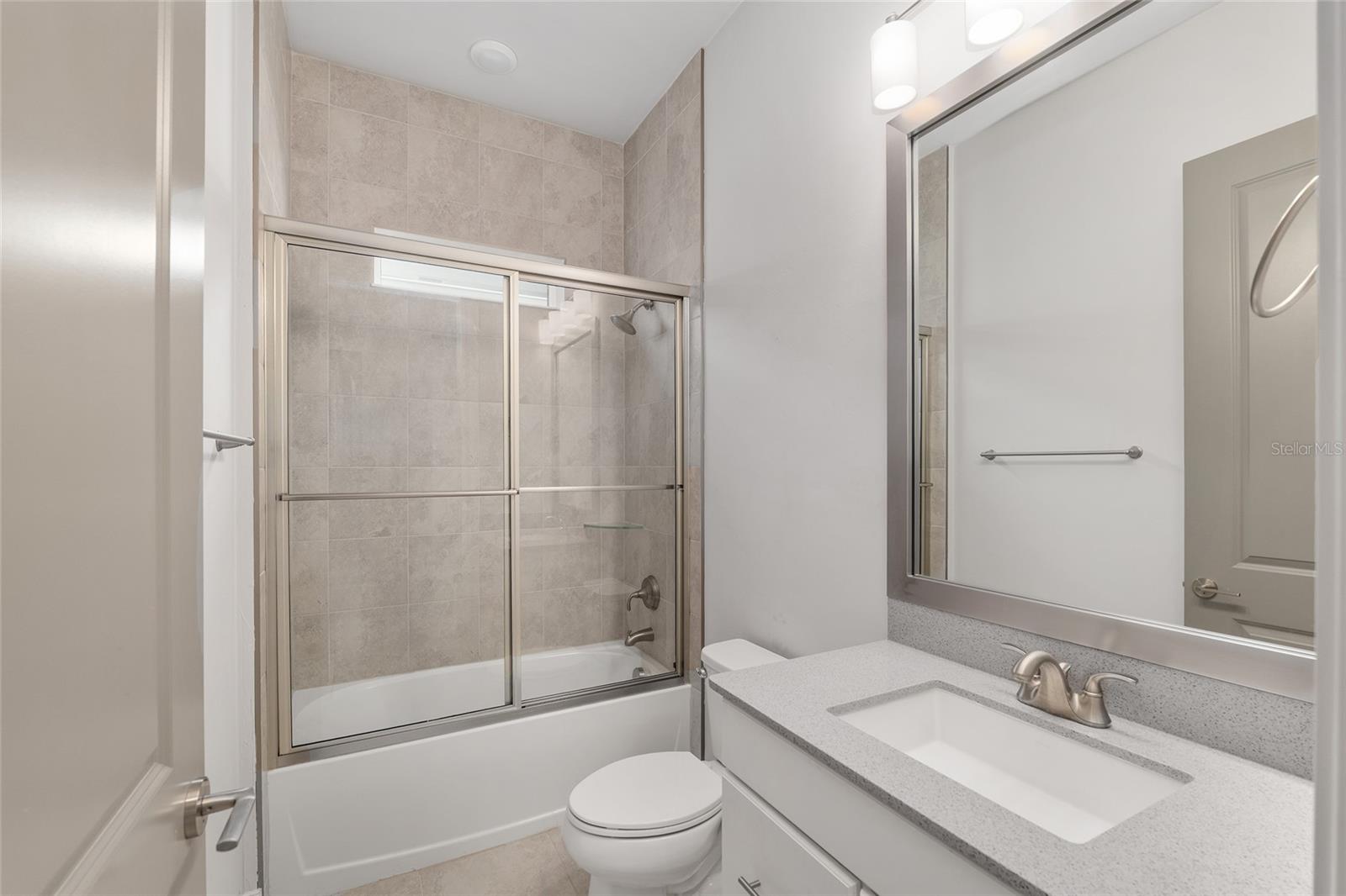 OAKMONT PH 2 PB 32 PG 30 - Residential Lease