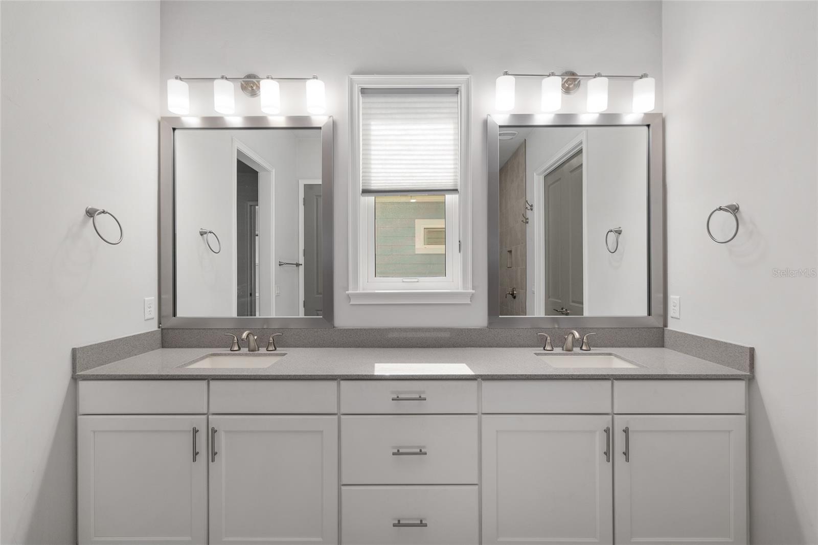 OAKMONT PH 2 PB 32 PG 30 - Residential Lease