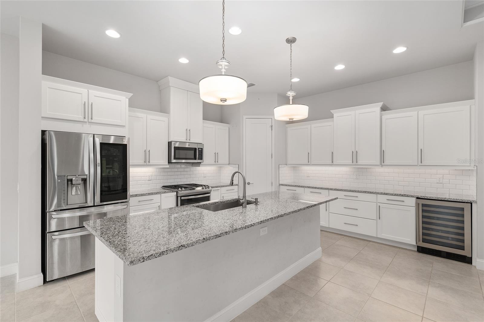 OAKMONT PH 2 PB 32 PG 30 - Residential Lease