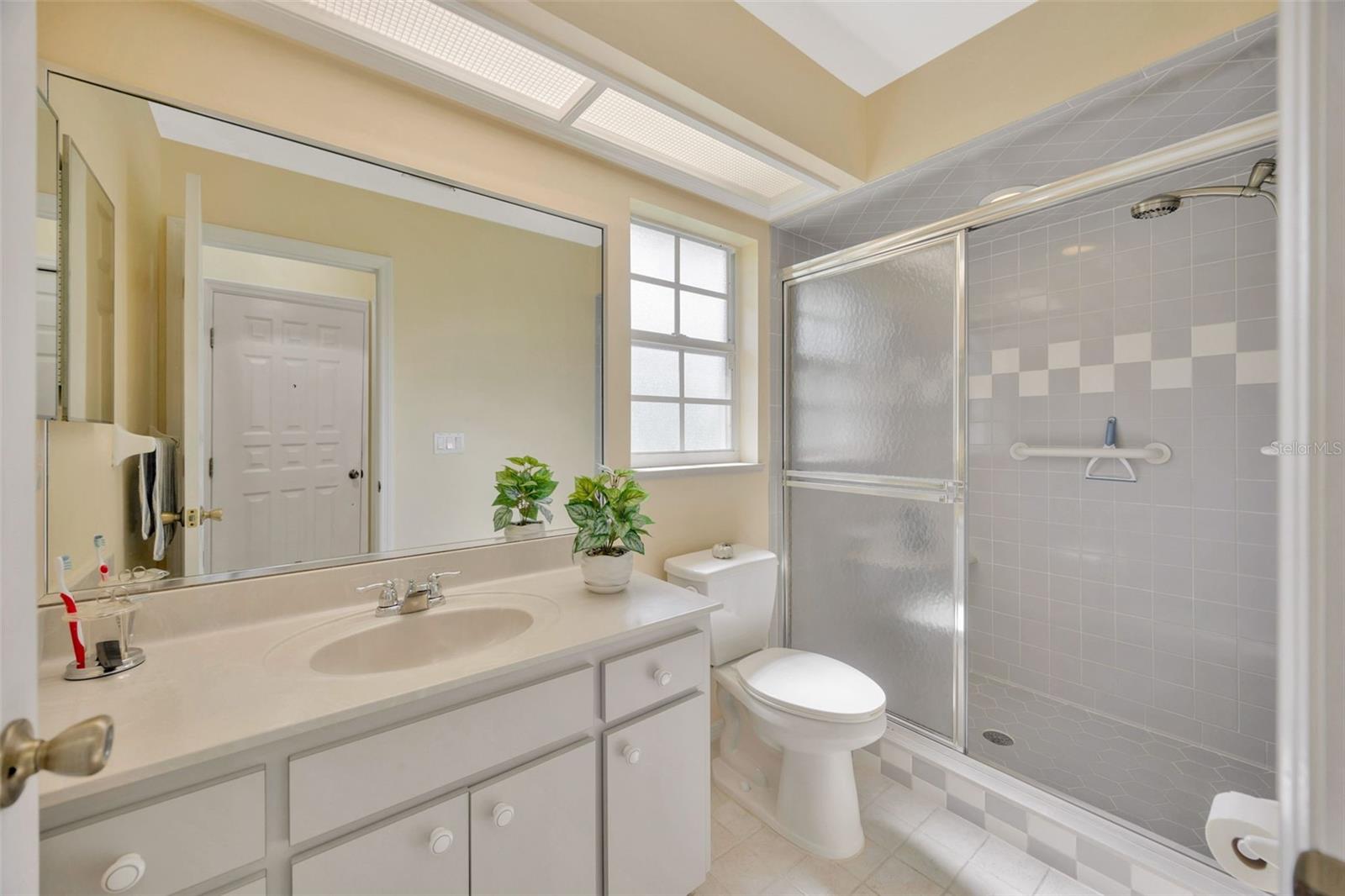 SILVER OAKS - Residential