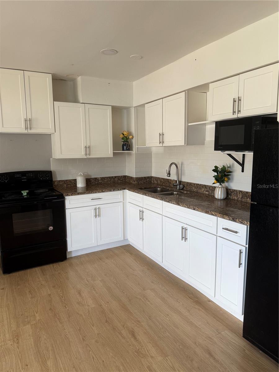 RIDGEWOOD GROVES - Residential