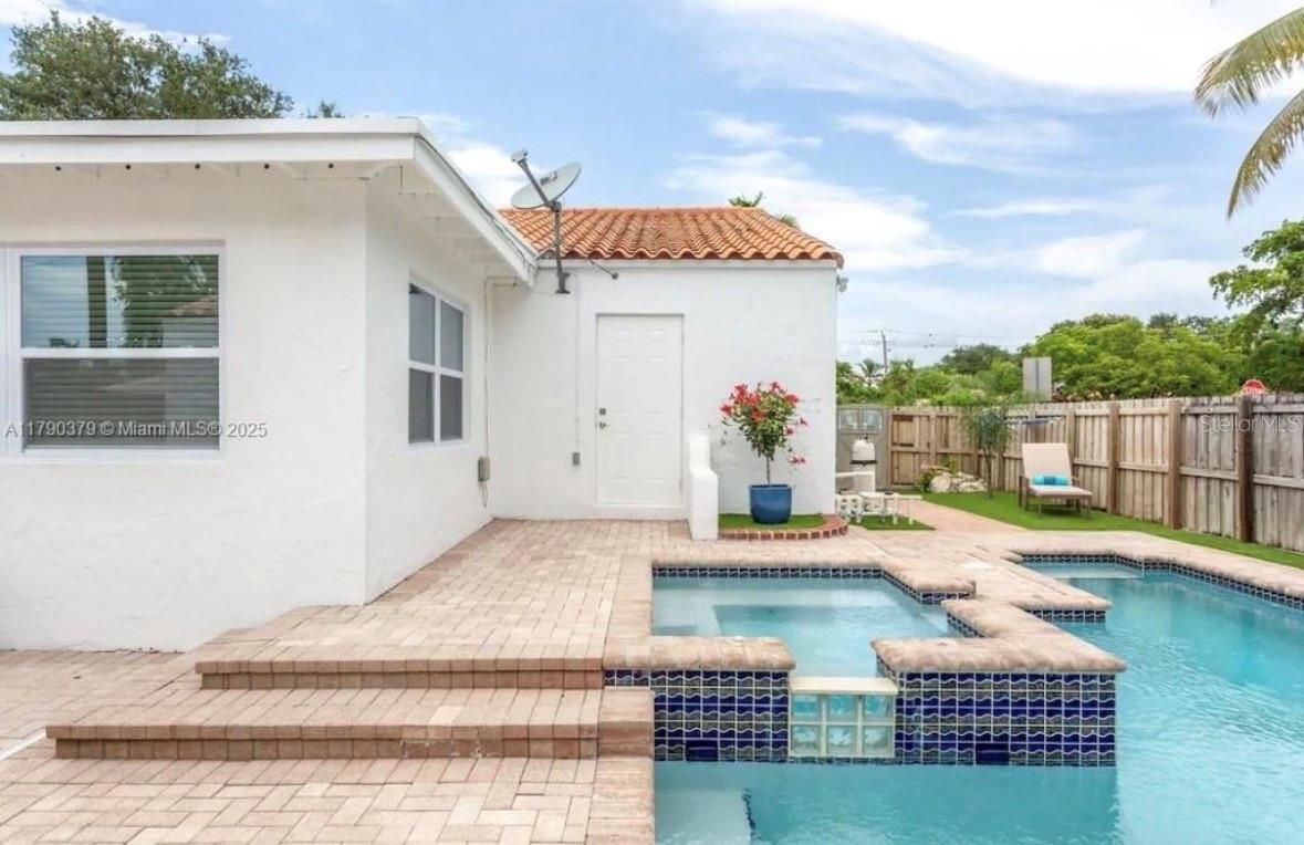 SHORE CREST - Residential