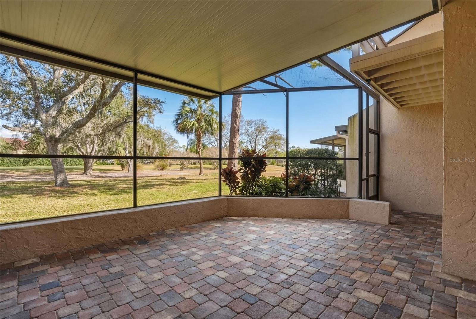 FAIRWAY LAKES TWNHMS VILLAG - Residential