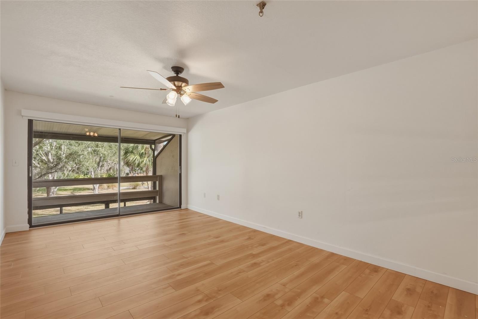 FAIRWAY LAKES TWNHMS VILLAG - Residential