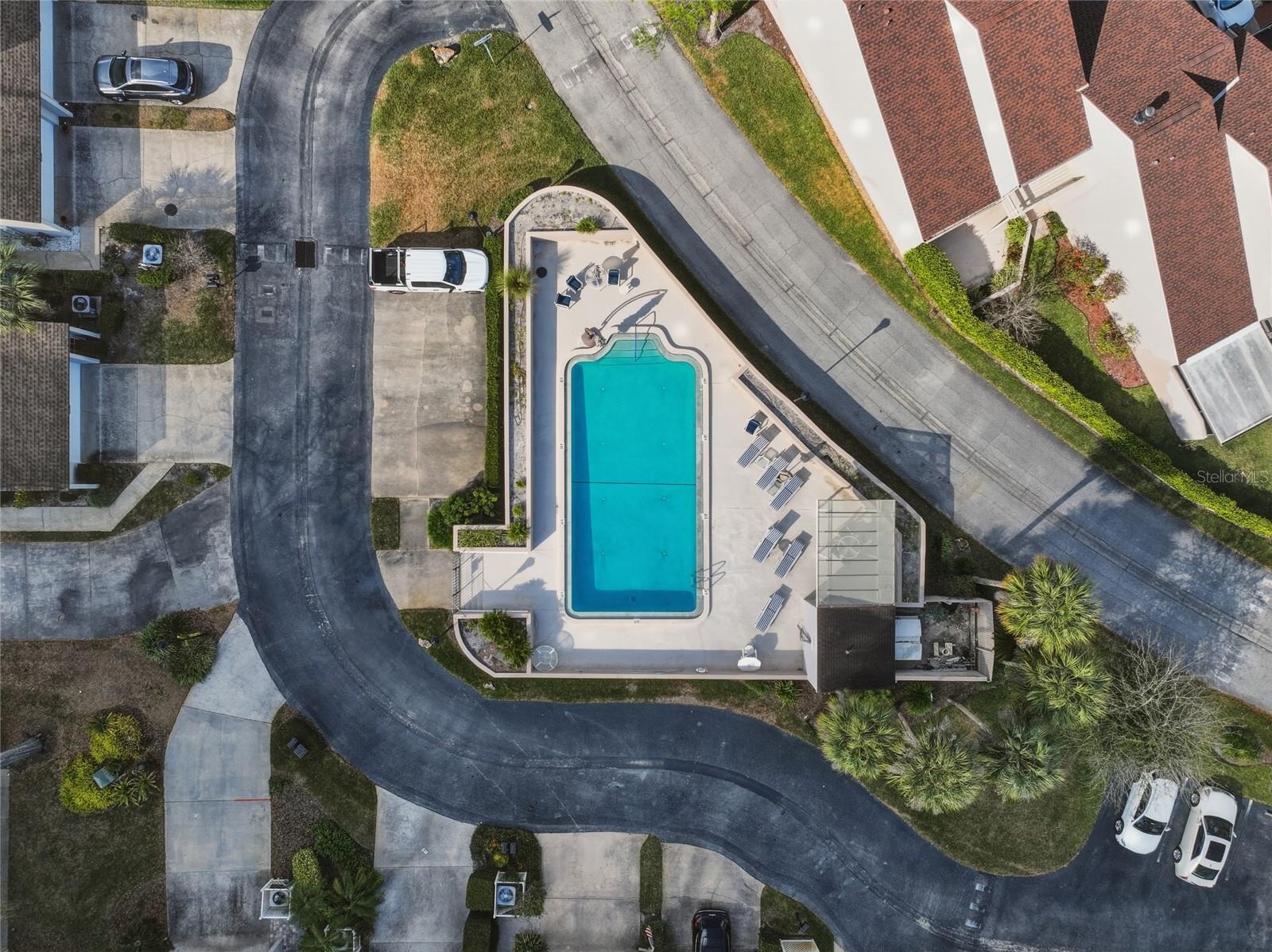 FAIRWAY LAKES TWNHMS VILLAG - Residential