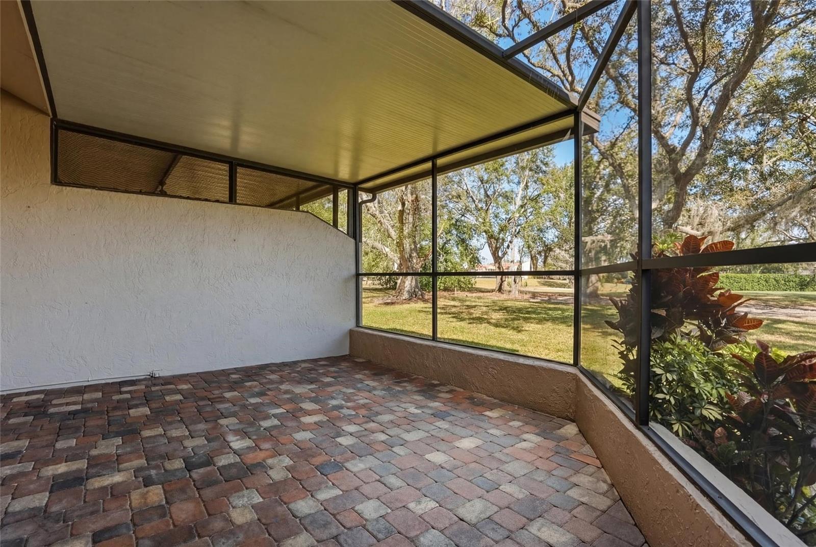 FAIRWAY LAKES TWNHMS VILLAG - Residential