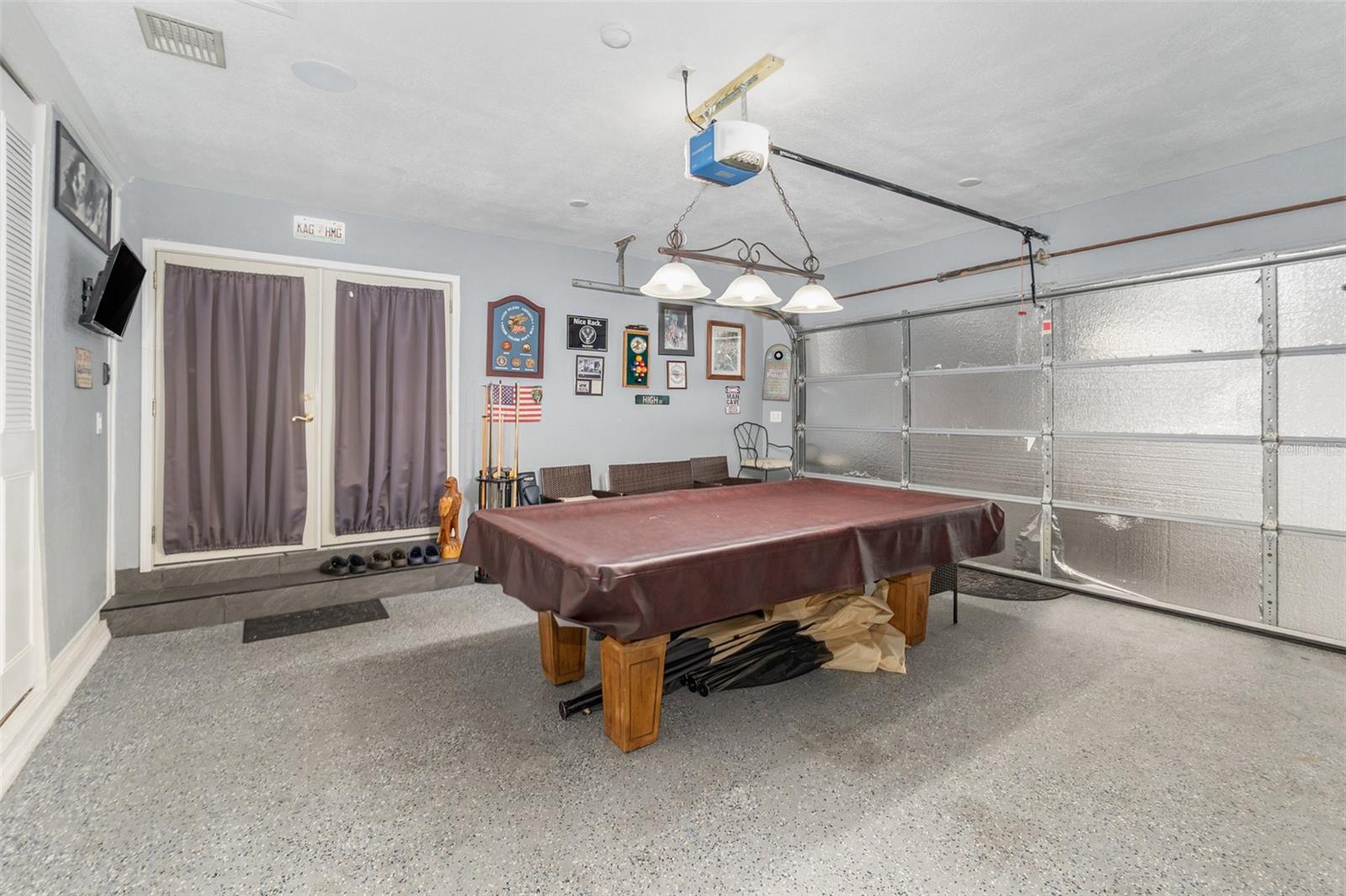 ILESDALE MANOR - Residential