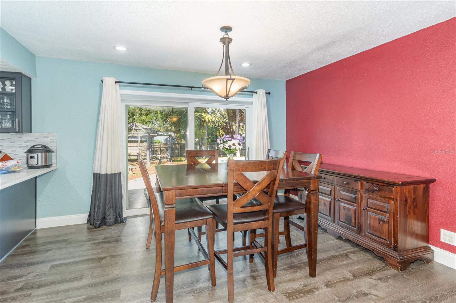 ILESDALE MANOR - Residential