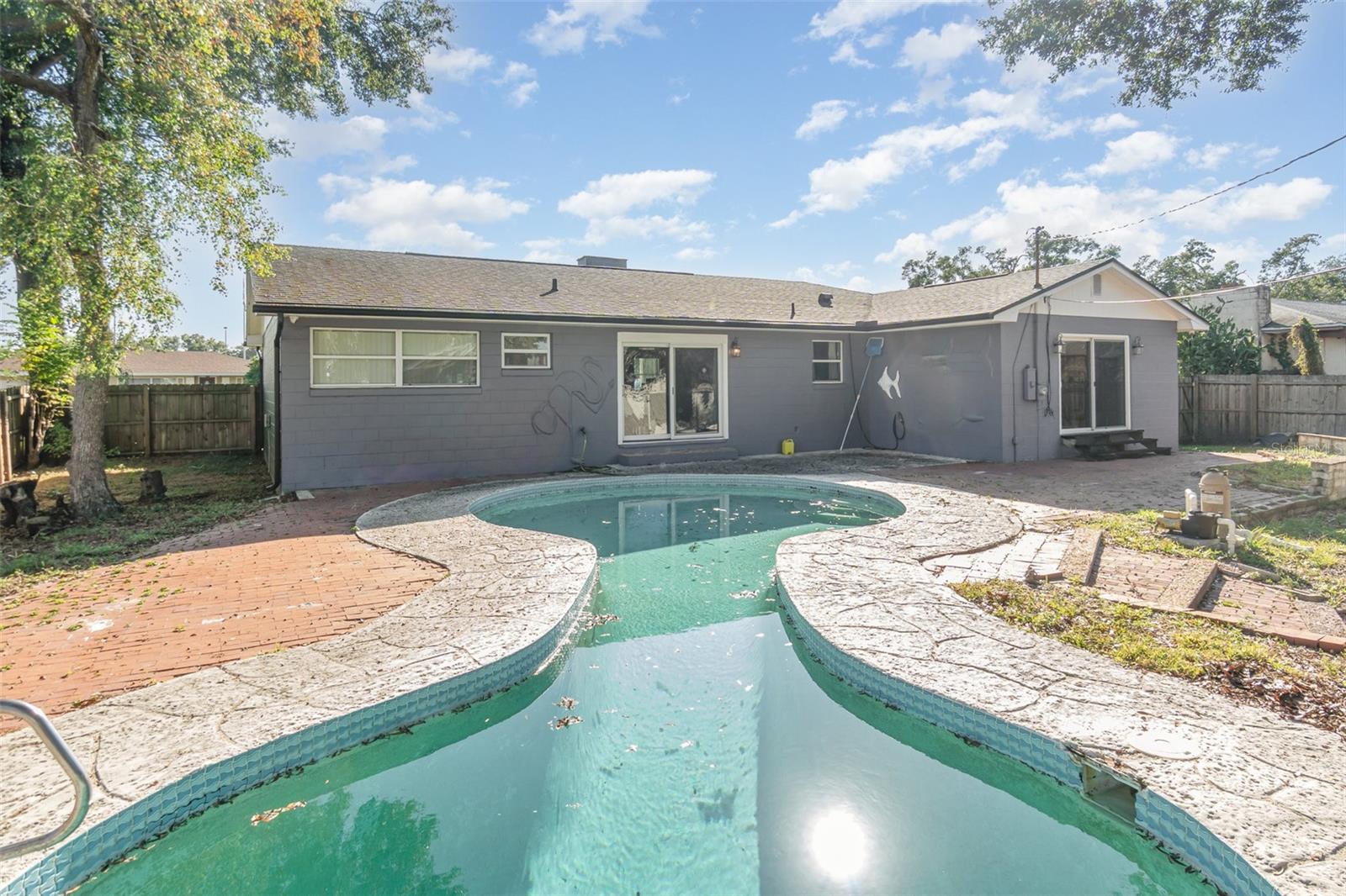 ILESDALE MANOR - Residential