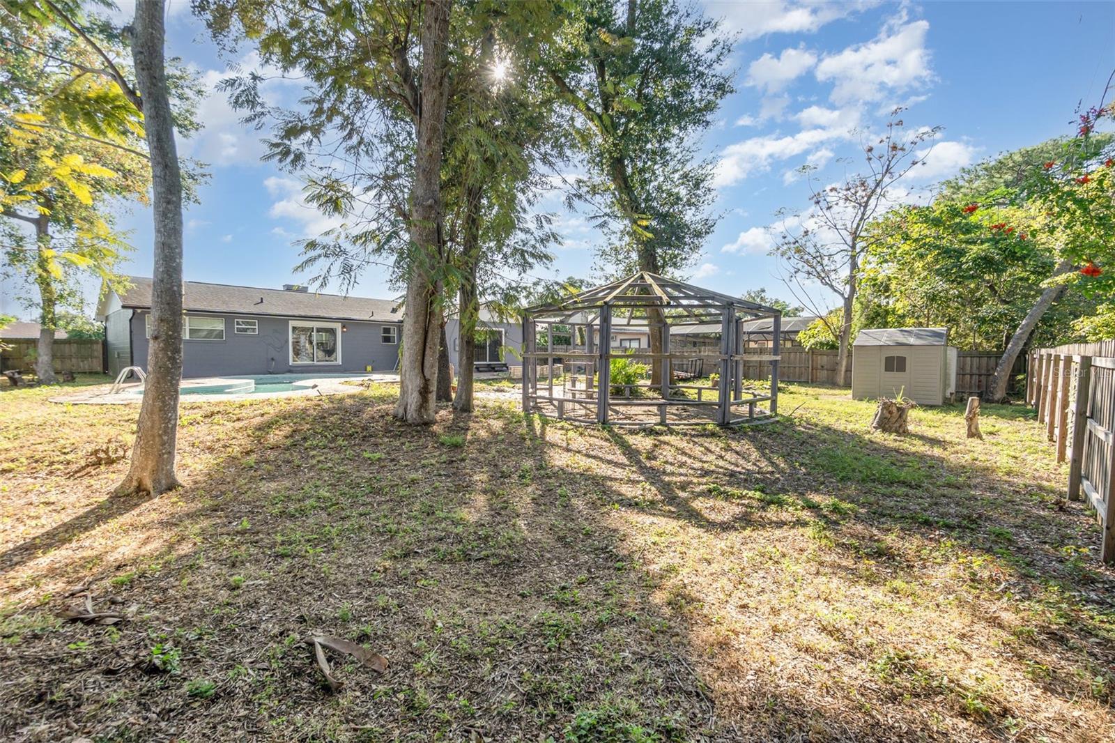 ILESDALE MANOR - Residential