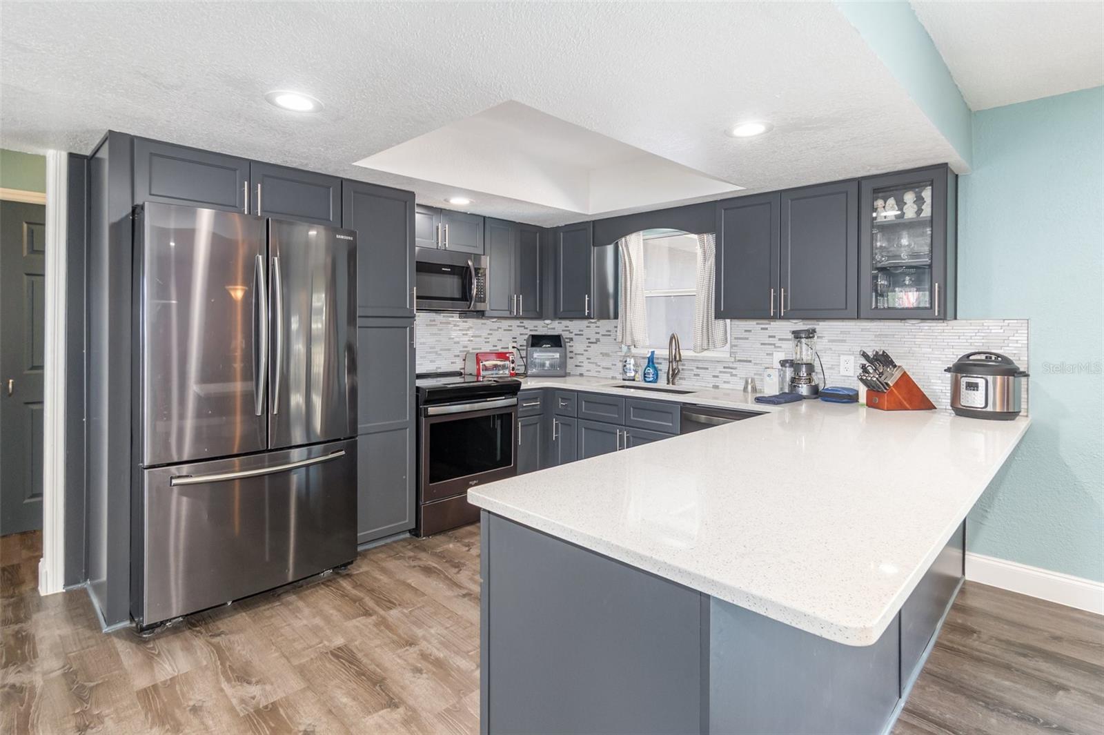 ILESDALE MANOR - Residential