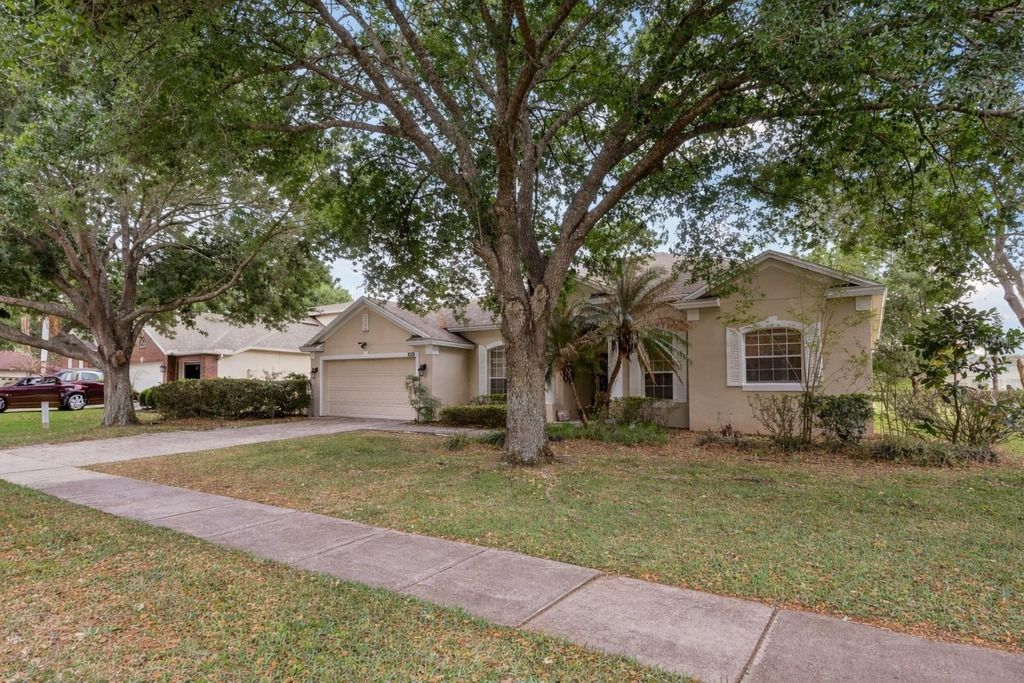 Photo of 3848 Long Branch Lane, Apopka, FL 32712 (MLS # O6396300)