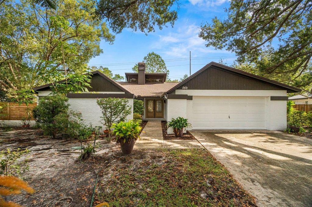 Photo of 13603 Wilkes Drive, Tampa, FL 33618 (MLS # TB8455663)