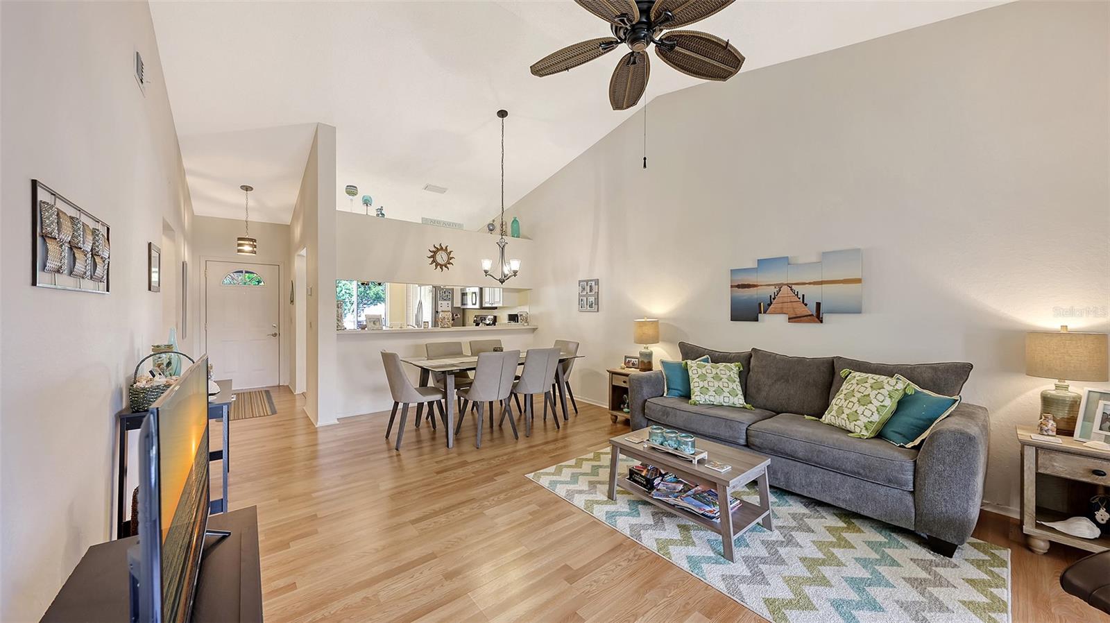 CASA DEL SOL SEC I - Residential