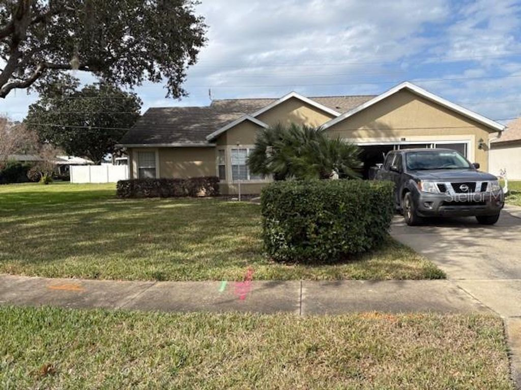 Photo of 891 Beaver Run, Tavares, FL 32778 (MLS # G5108328)