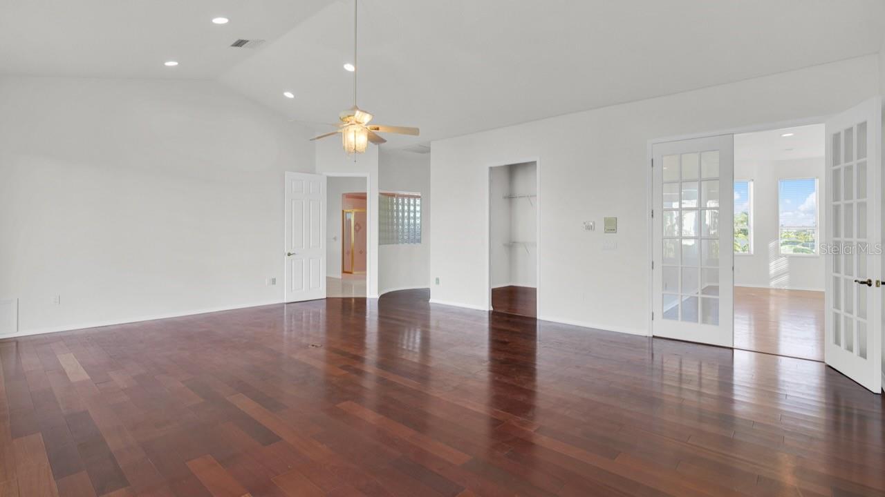 TIERRA VERDE UNIT 1 4TH REP - Residential