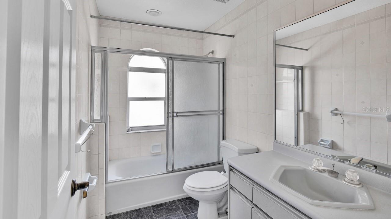 TIERRA VERDE UNIT 1 4TH REP - Residential