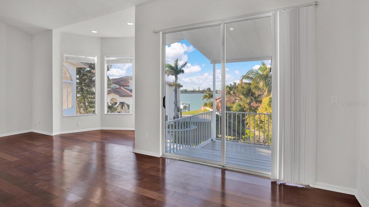 TIERRA VERDE UNIT 1 4TH REP - Residential