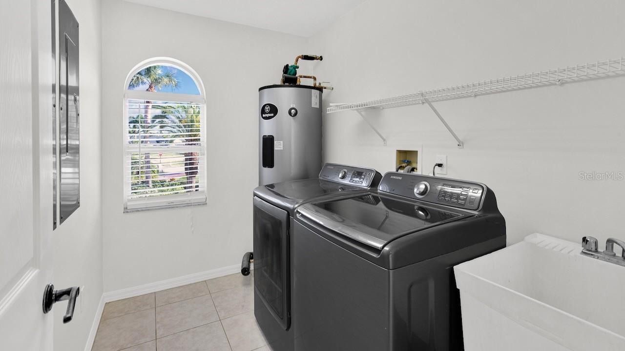 TIERRA VERDE UNIT 1 4TH REP - Residential