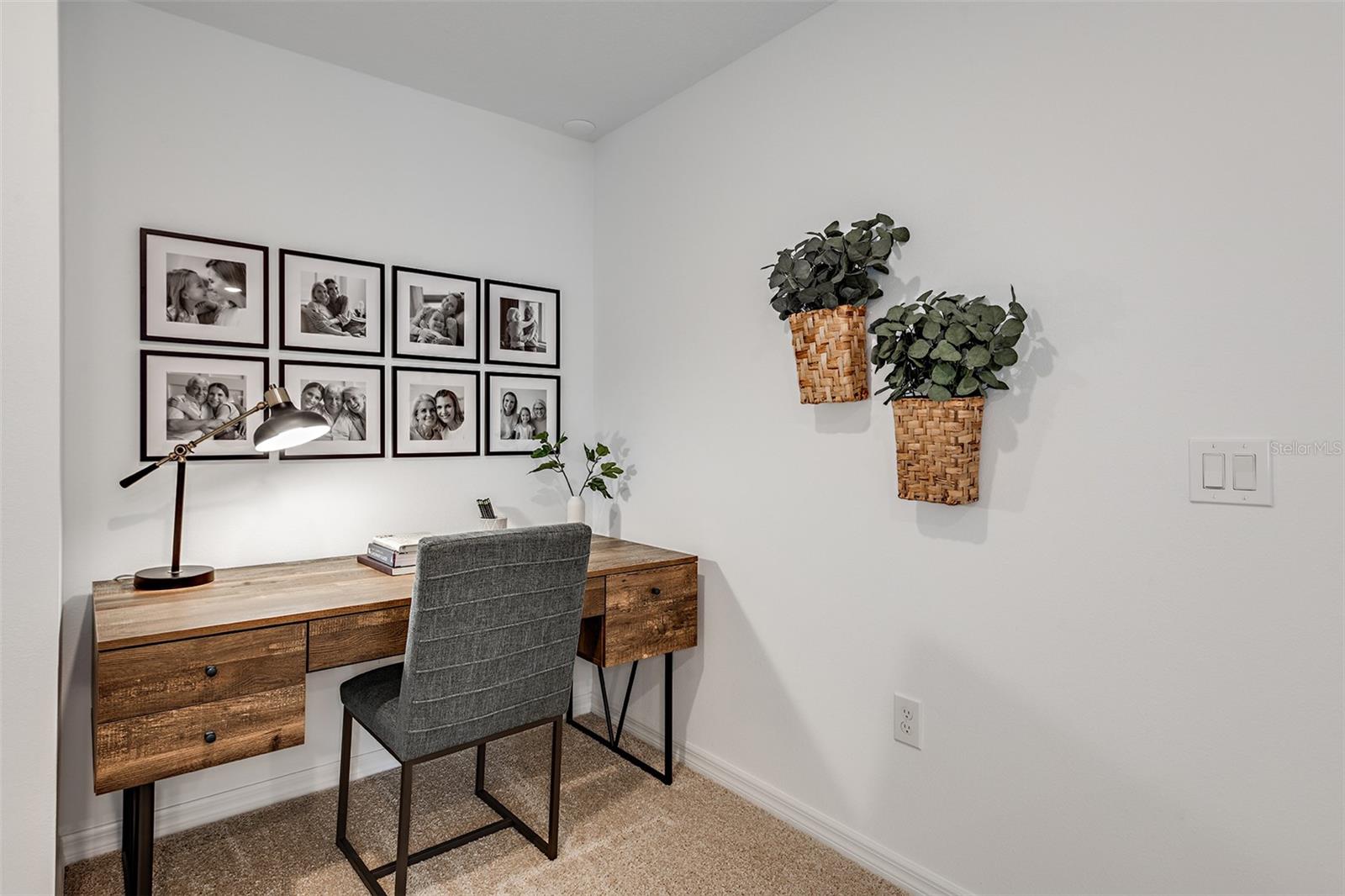 Photo 18 of 24 of 4911 REVOLUTIONARY WAY townhome