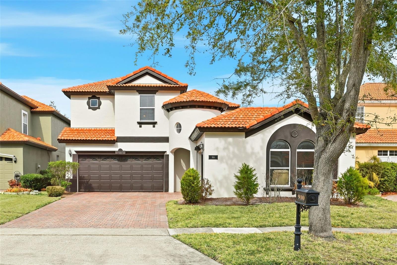 910 LASCALA DRIVE