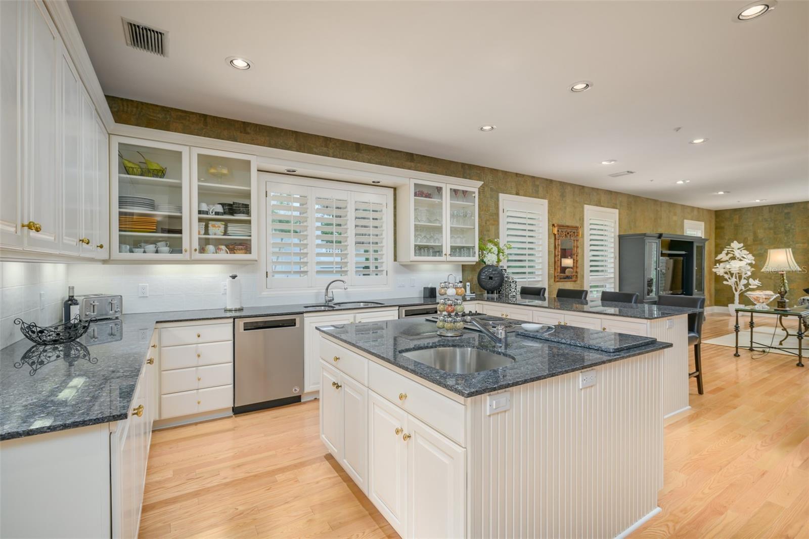 LONGBOAT KEY CLUB UNIT 5 - Residential Lease