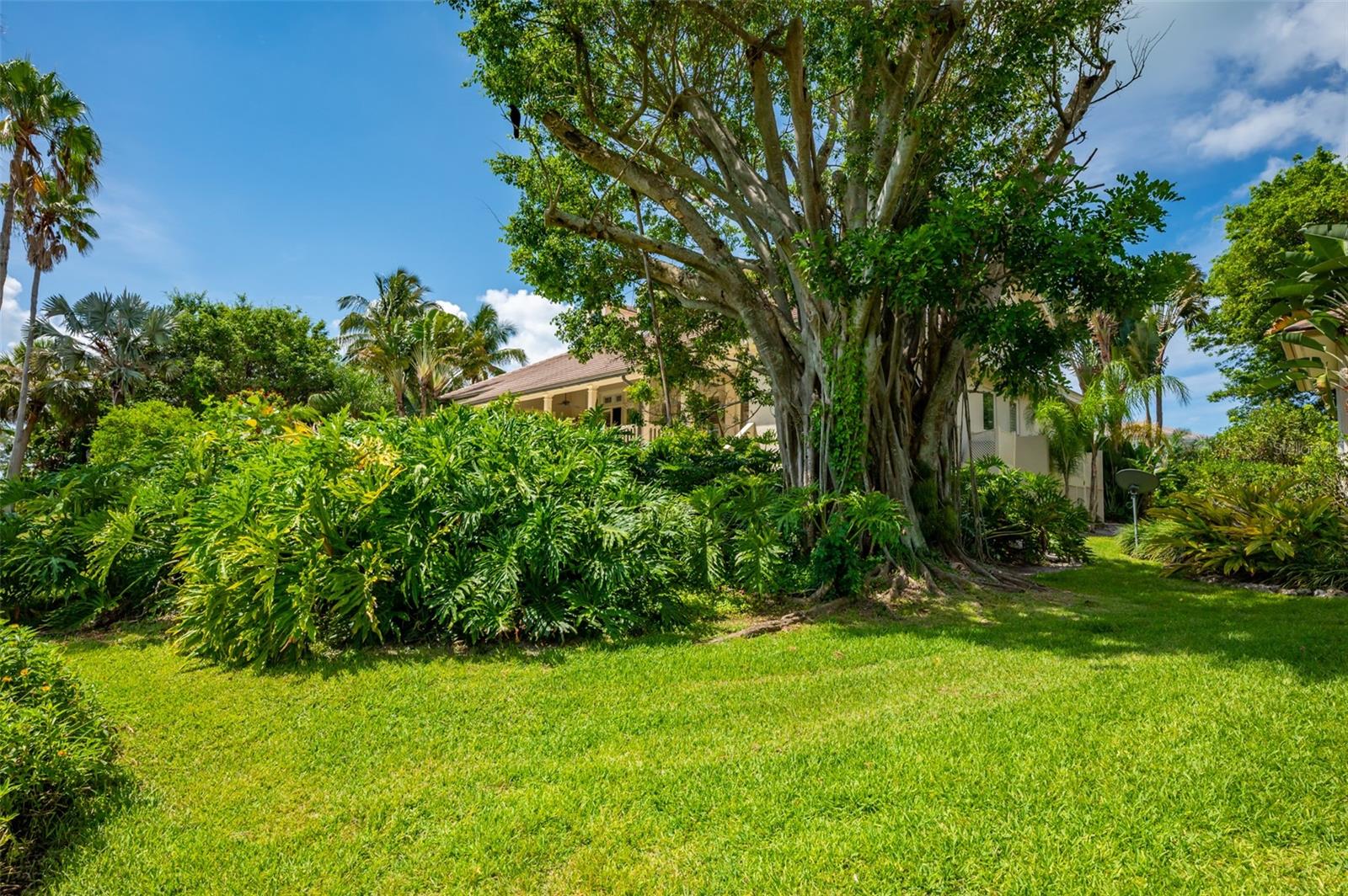 LONGBOAT KEY CLUB UNIT 5 - Residential Lease