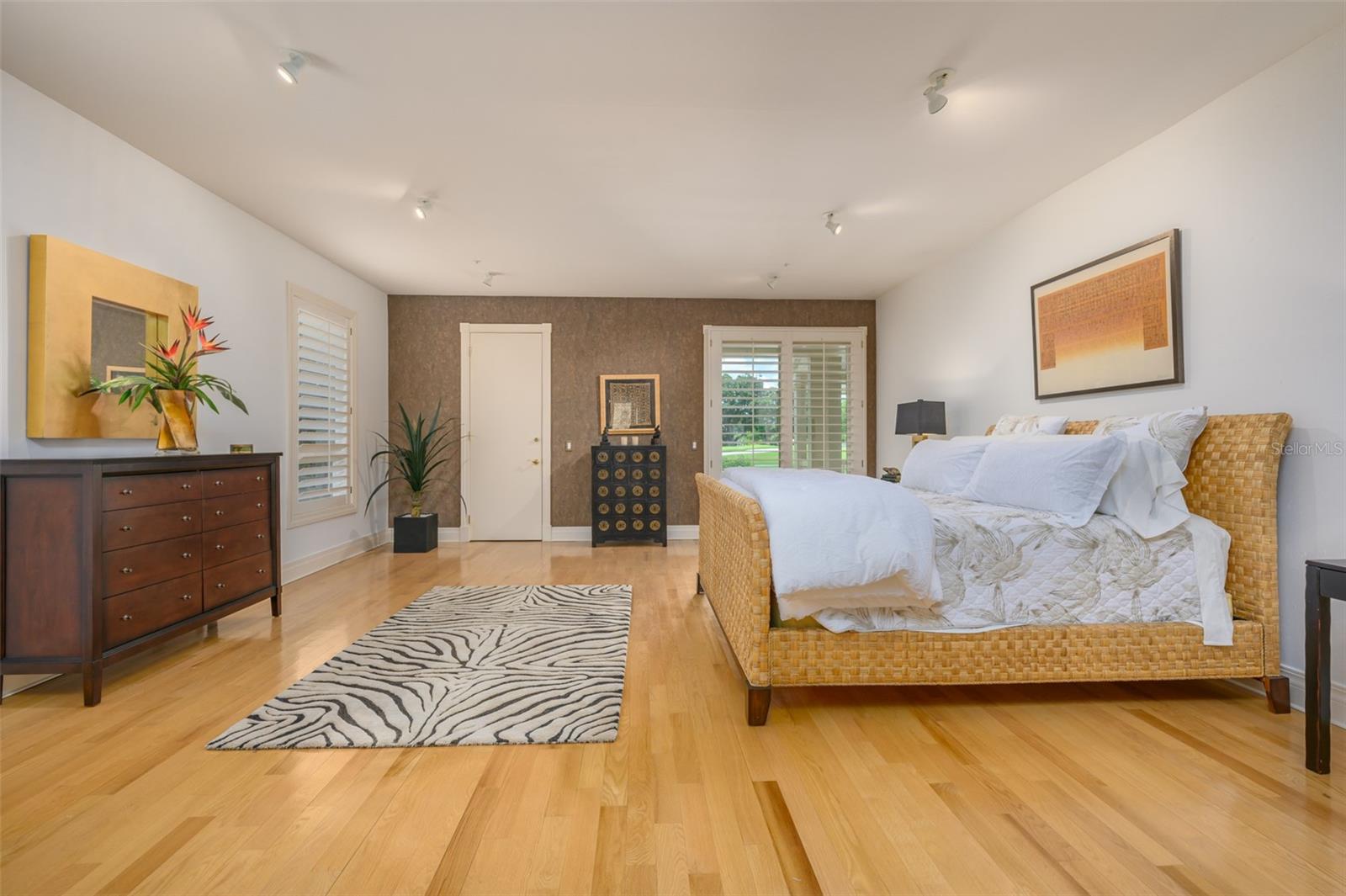 LONGBOAT KEY CLUB UNIT 5 - Residential Lease