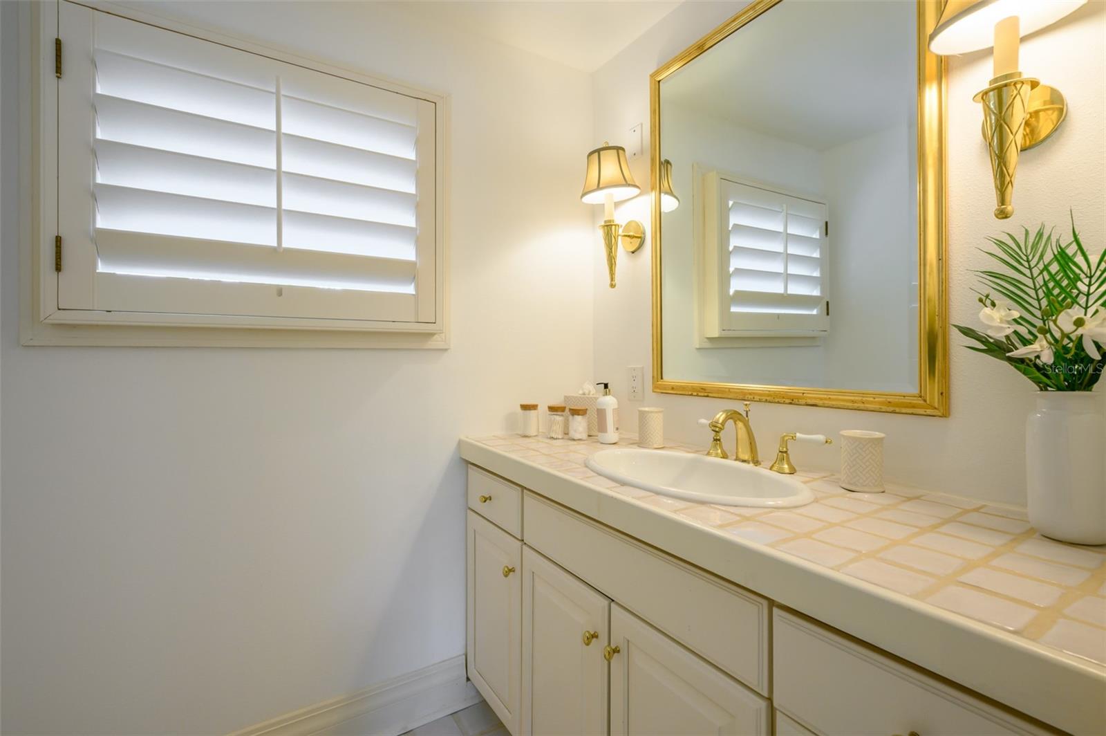 LONGBOAT KEY CLUB UNIT 5 - Residential Lease