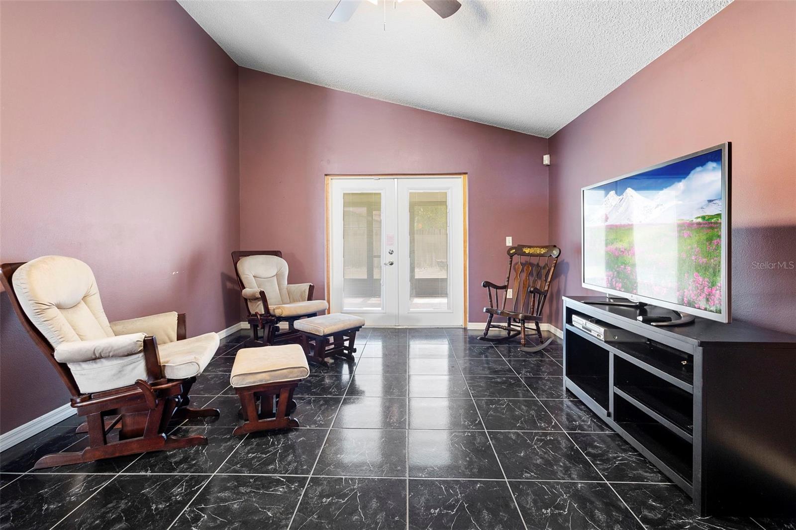 809 BRIGHTVIEW DRIVE