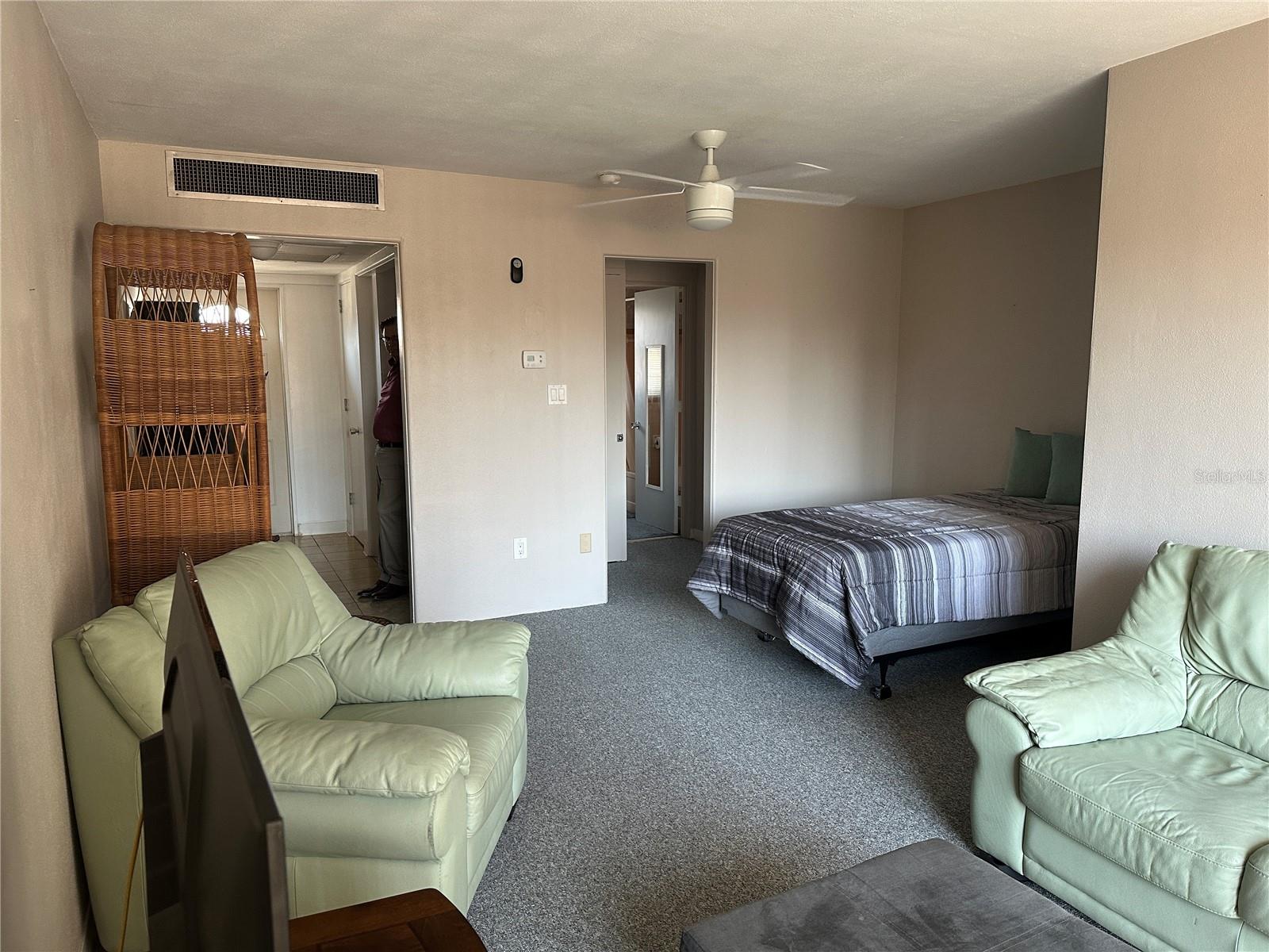 LAKE PALMS APTS CO-OP - Residential Lease