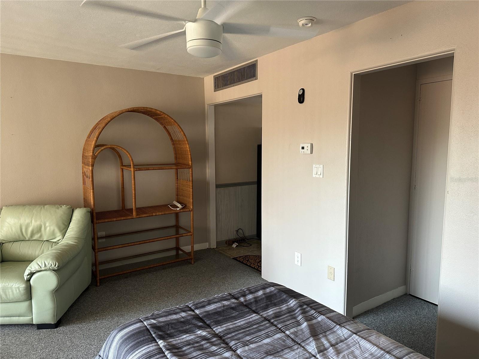 LAKE PALMS APTS CO-OP - Residential Lease