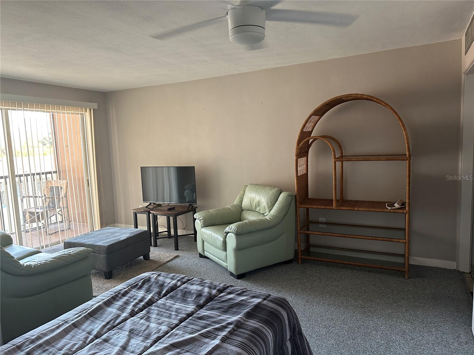 LAKE PALMS APTS CO-OP - Residential Lease