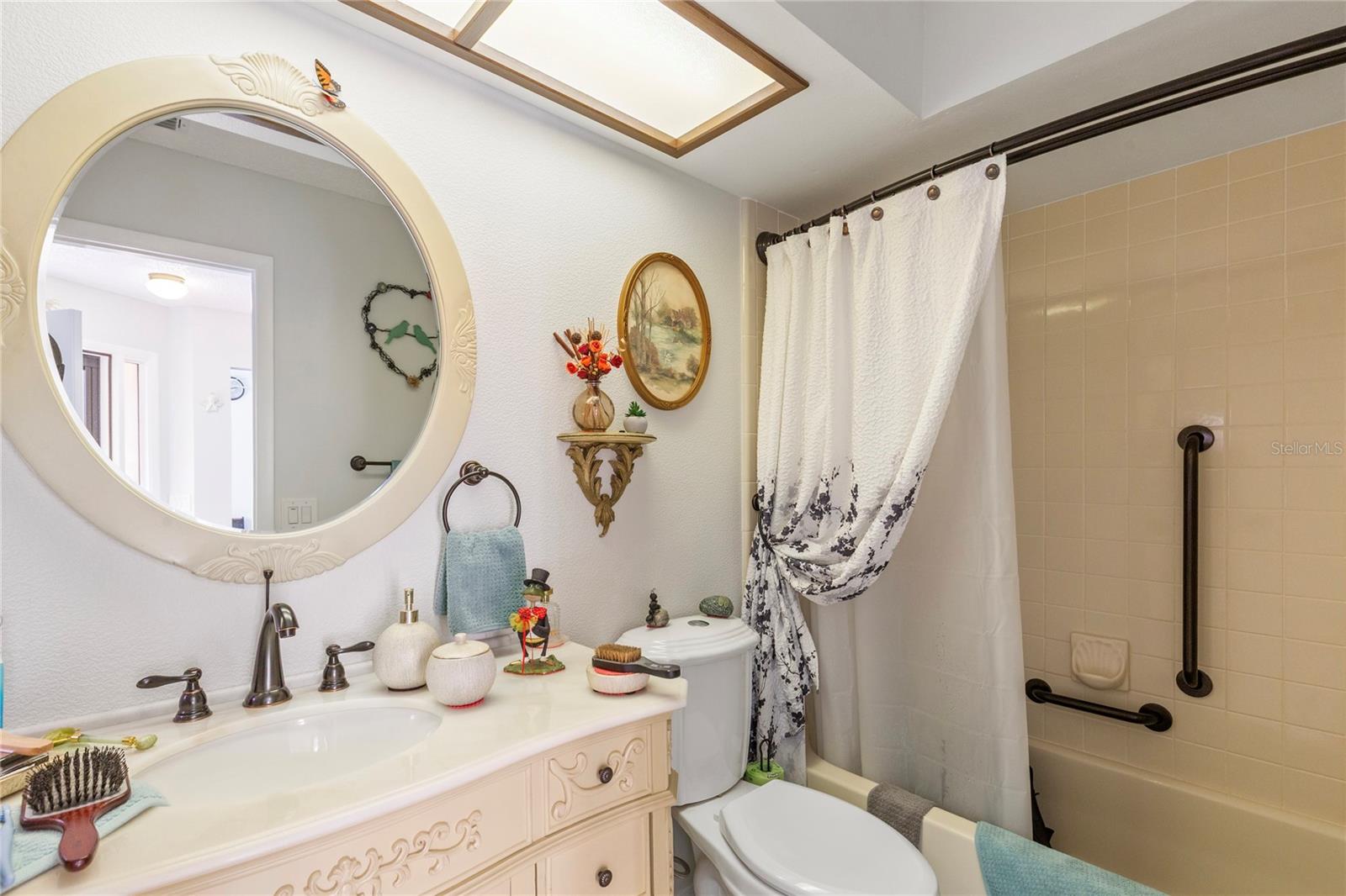 HERITAGE LAKE - Residential