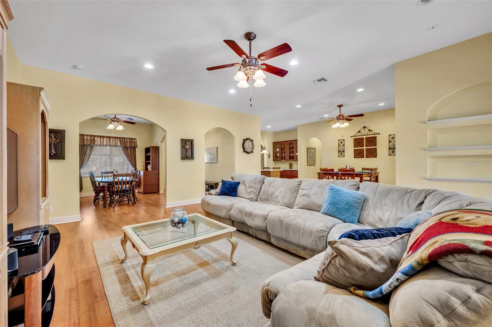 ROYAL TRAILS UNIT 01 - Residential