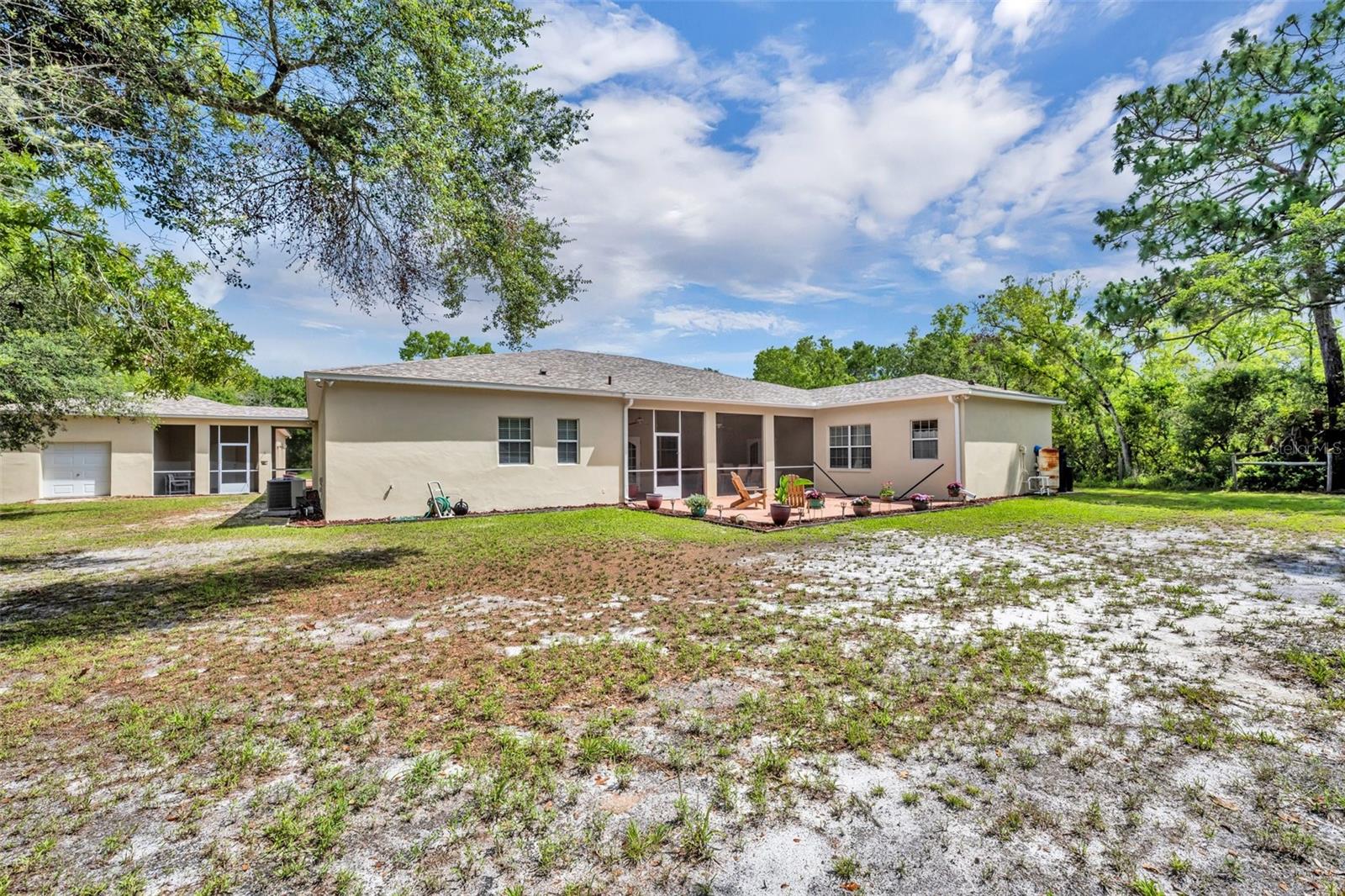 ROYAL TRAILS UNIT 01 - Residential