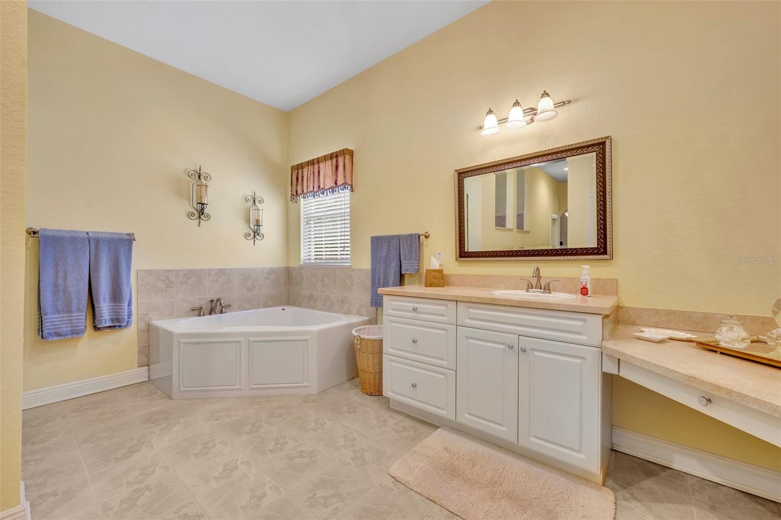 ROYAL TRAILS UNIT 01 - Residential