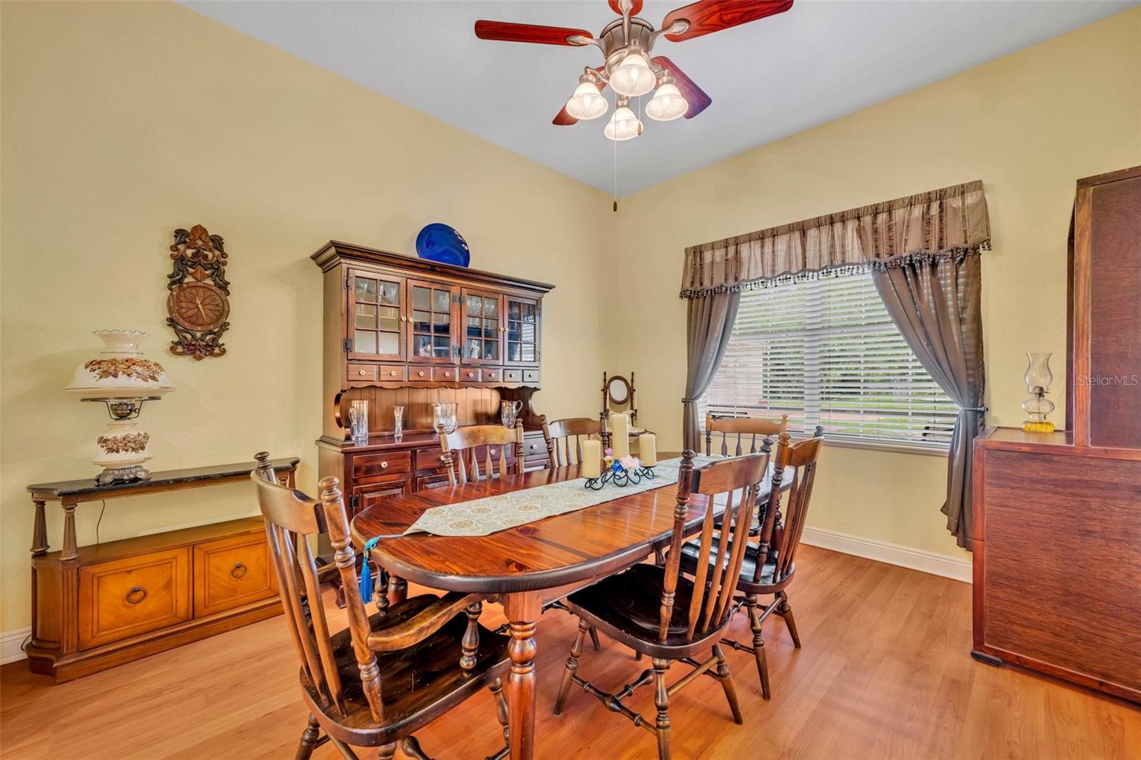 ROYAL TRAILS UNIT 01 - Residential