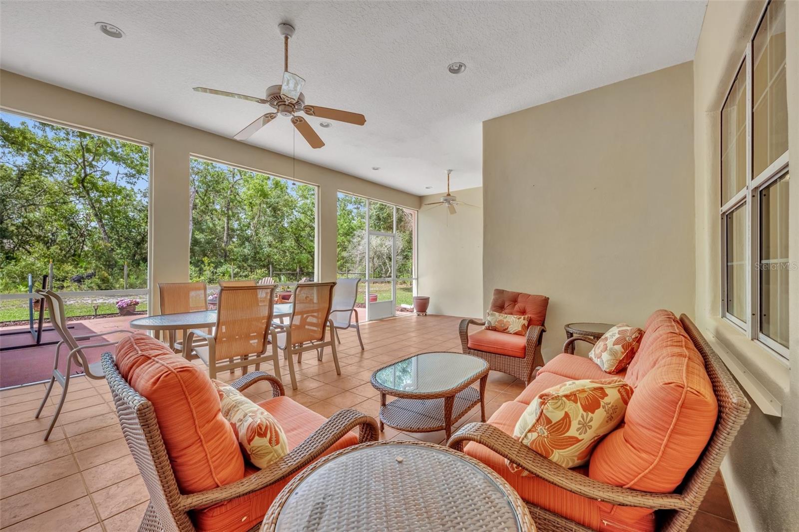 ROYAL TRAILS UNIT 01 - Residential