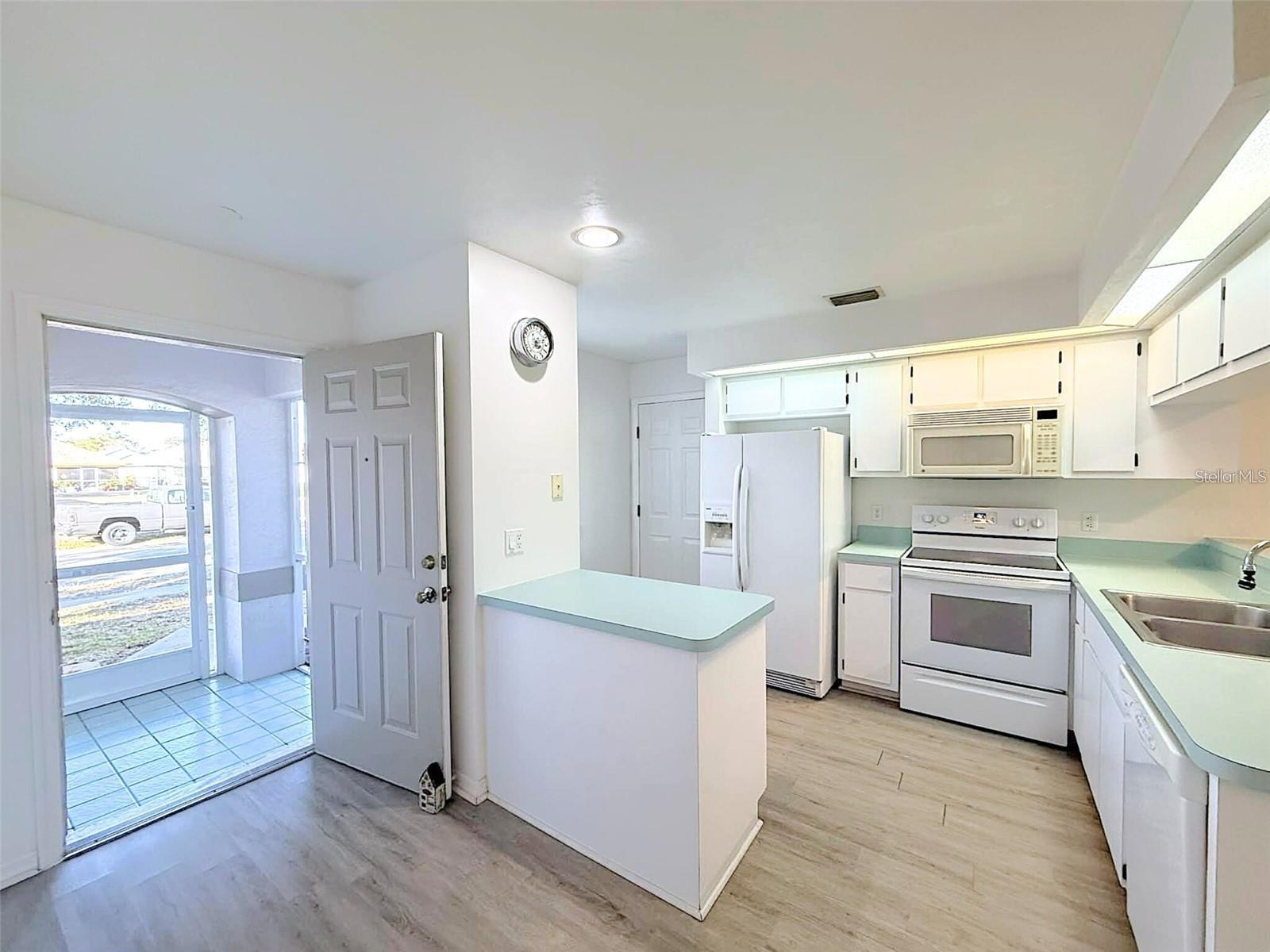 PORT CHARLOTTE SEC 96 02 - Residential Lease