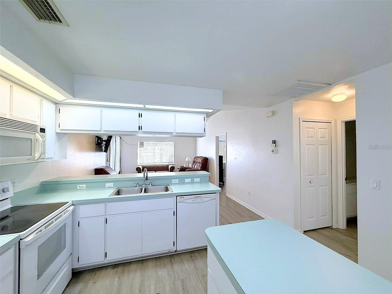 PORT CHARLOTTE SEC 96 02 - Residential Lease