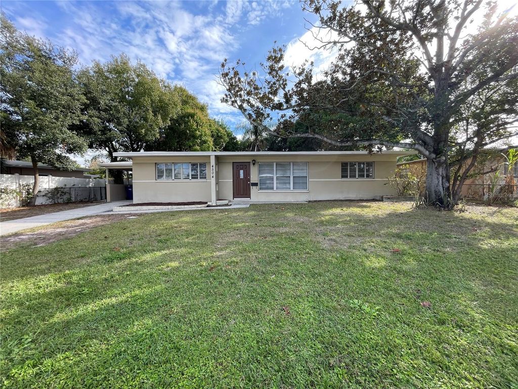 Photo of 4504 S Clark Avenue, Tampa, FL 33611 (MLS # O6366091)