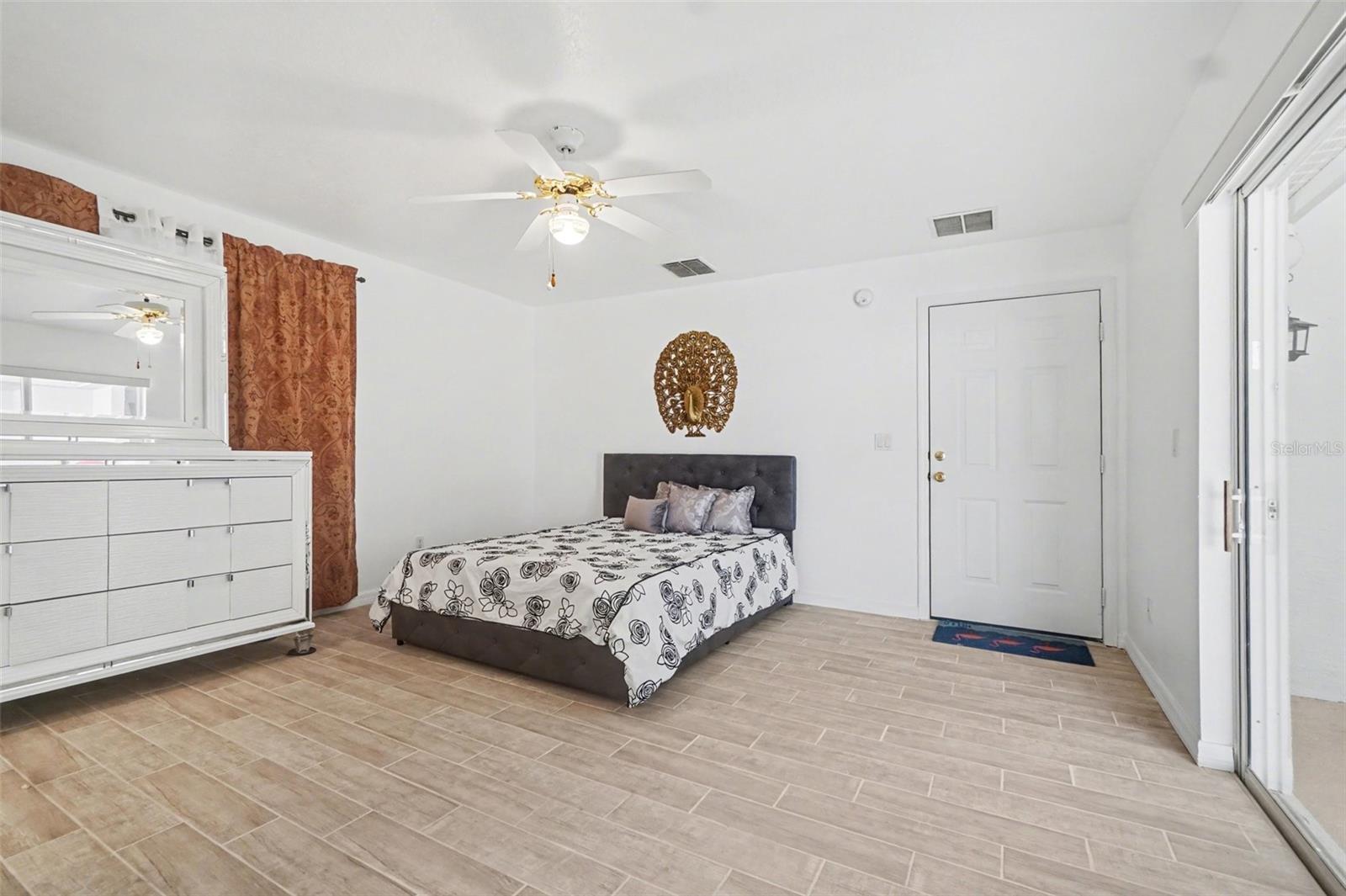 WELLINGTON AT KINGS RIDGE - Residential