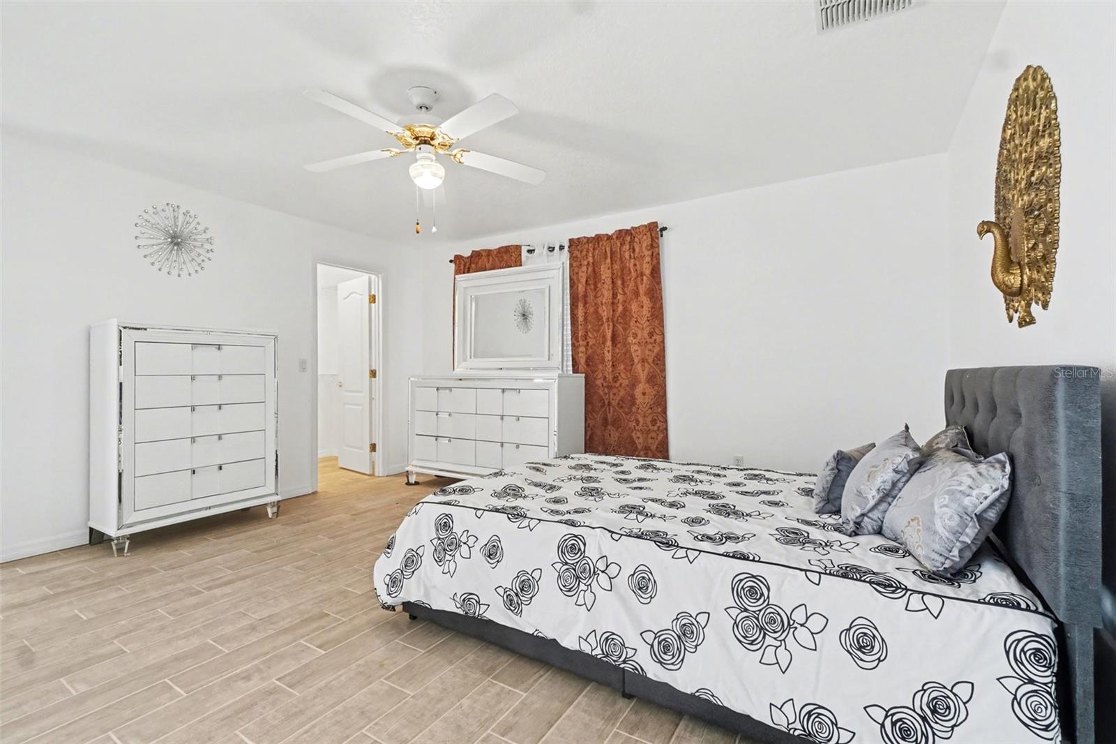 WELLINGTON AT KINGS RIDGE - Residential