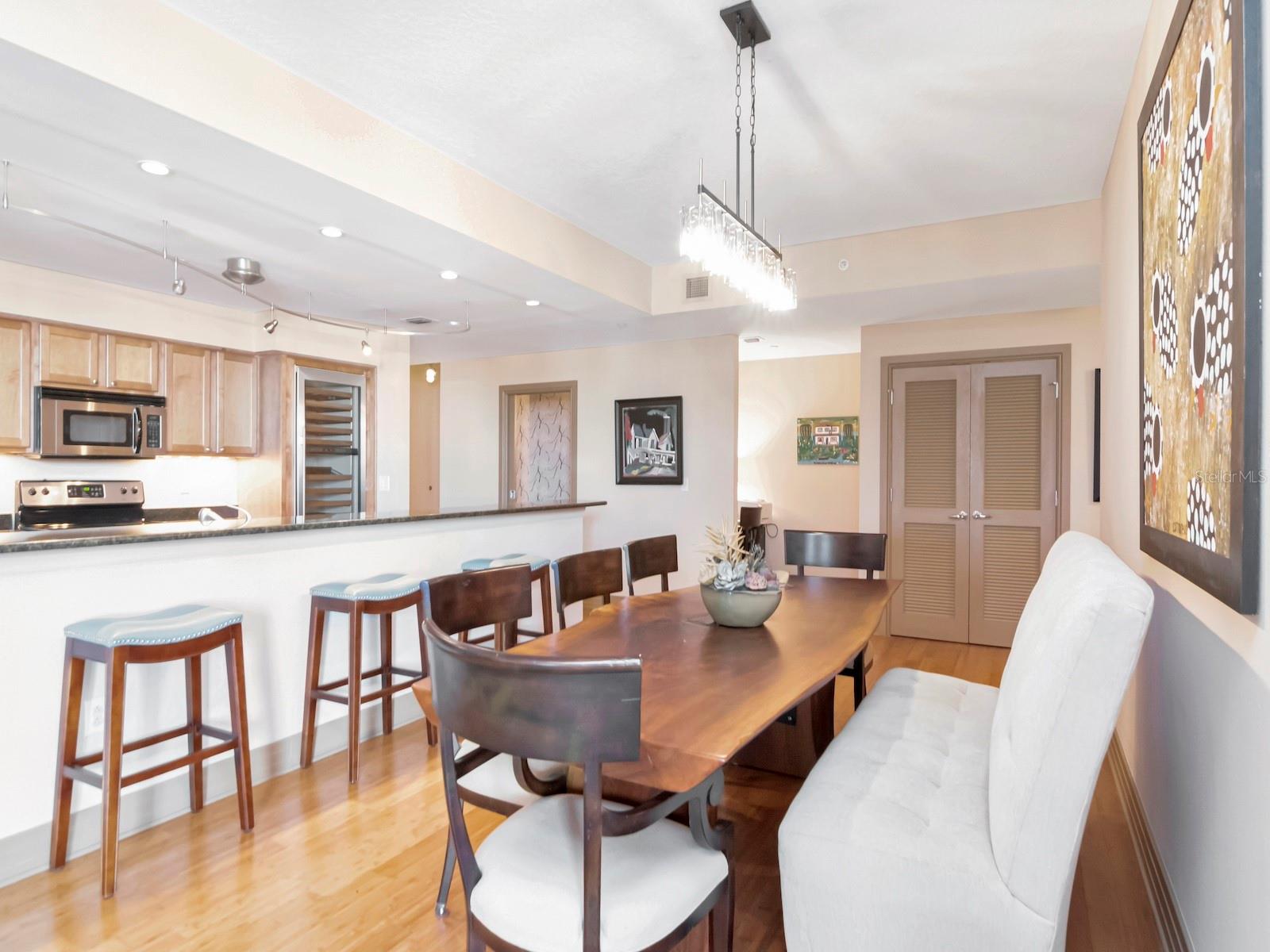 RESIDENCES OF FRANKLIN STREET - Residential